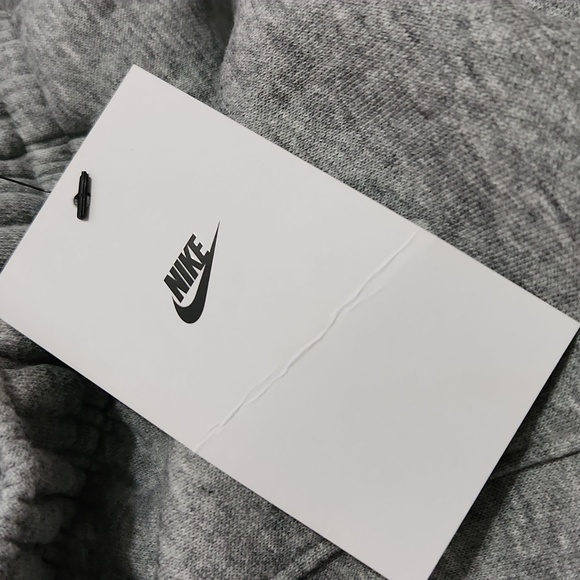 Nike-Men's Sportswear Club Short  Basketball Graphic - Picture 5 of 9